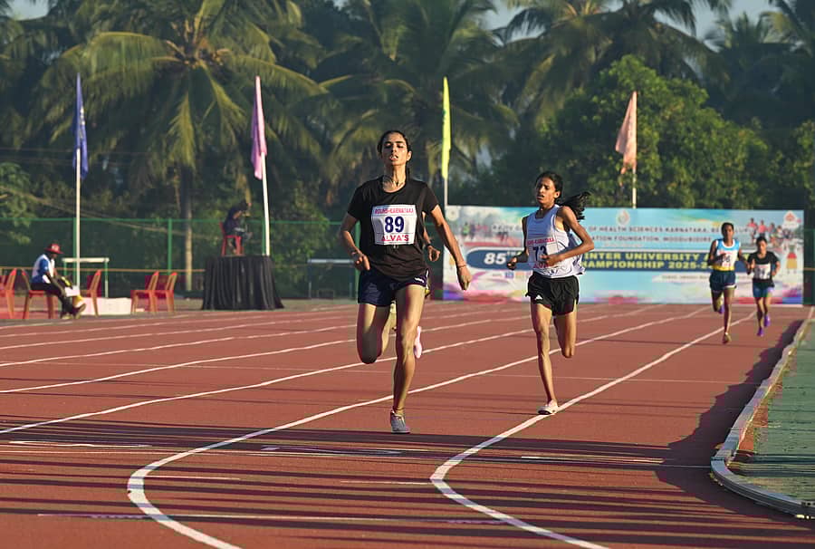 ಗುರಿಯತ್ತ ಧಾವಿಸಿದ ಆಳ್ವಾಸ್ ಕಾಲೇಜಿನ ನಿರ್ಮಲಾ (89)