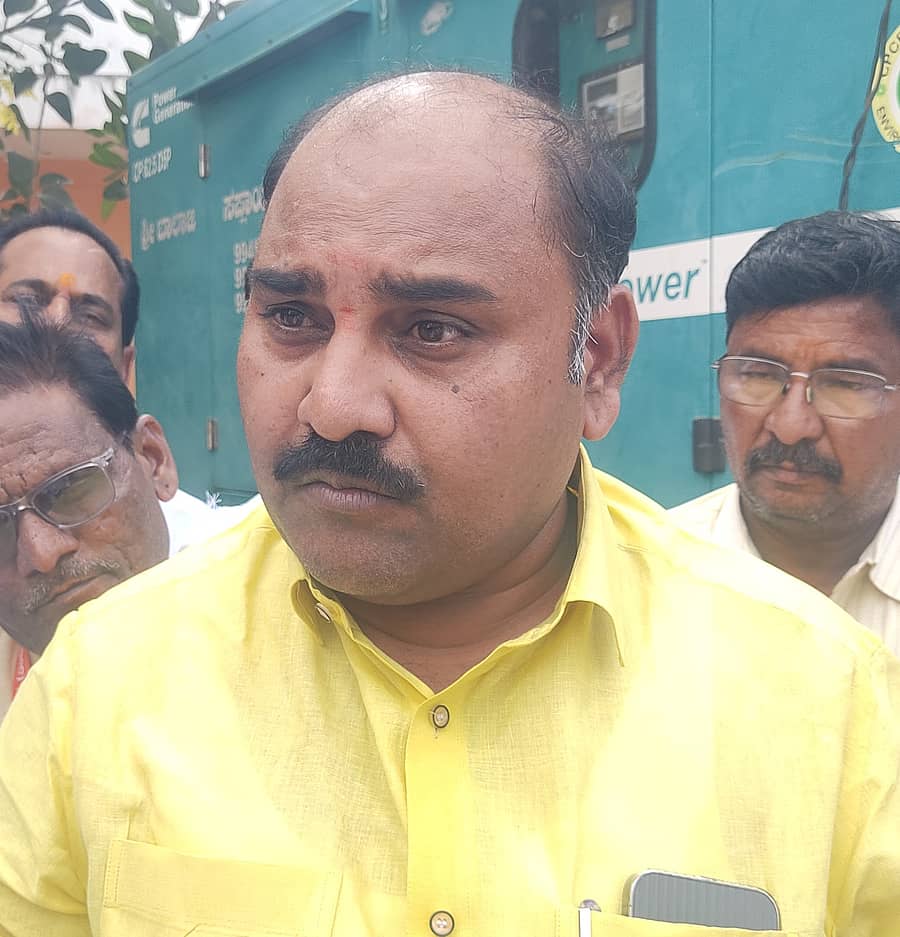 ಚಂದ್ರಶೇಖರ ನುಗ್ಗಿಲಿ, ರಾಜ್ಯ ಪ್ರಾಥಮಿಕ ಶಾಲಾ ಶಿಕ್ಷಕರ ಸಂಘದ ಅಧ್ಯಕ್ಷರು