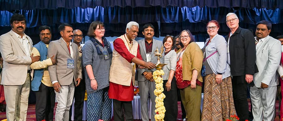 ಮೈಸೂರಿನ ಗಂಗೂಬಾಯಿ ಹಾನಗಲ್ ಸಂಗೀತ ಮತ್ತು ಪ್ರದರ್ಶಕ ಕಲೆಗಳ ವಿಶ್ವವಿದ್ಯಾಲಯದಲ್ಲಿ ಸೋಮವಾರ ರಂಗಭೂಮಿ ಮತ್ತು ಪ್ರದರ್ಶಕ ಕಲೆಗಳು– ಎರಡು ದಿನಗಳ ಅಂತರರಾಷ್ಟ್ರೀಯ ಸಮ್ಮೇಳನವನ್ನು ರಂಗಕರ್ಮಿ ಸಿ.ಬಸವಲಿಂಗಯ್ಯ ಉದ್ಘಾಟಿಸಿದರು    –ಪ್ರಜಾವಾಣಿ ಚಿತ್ರ