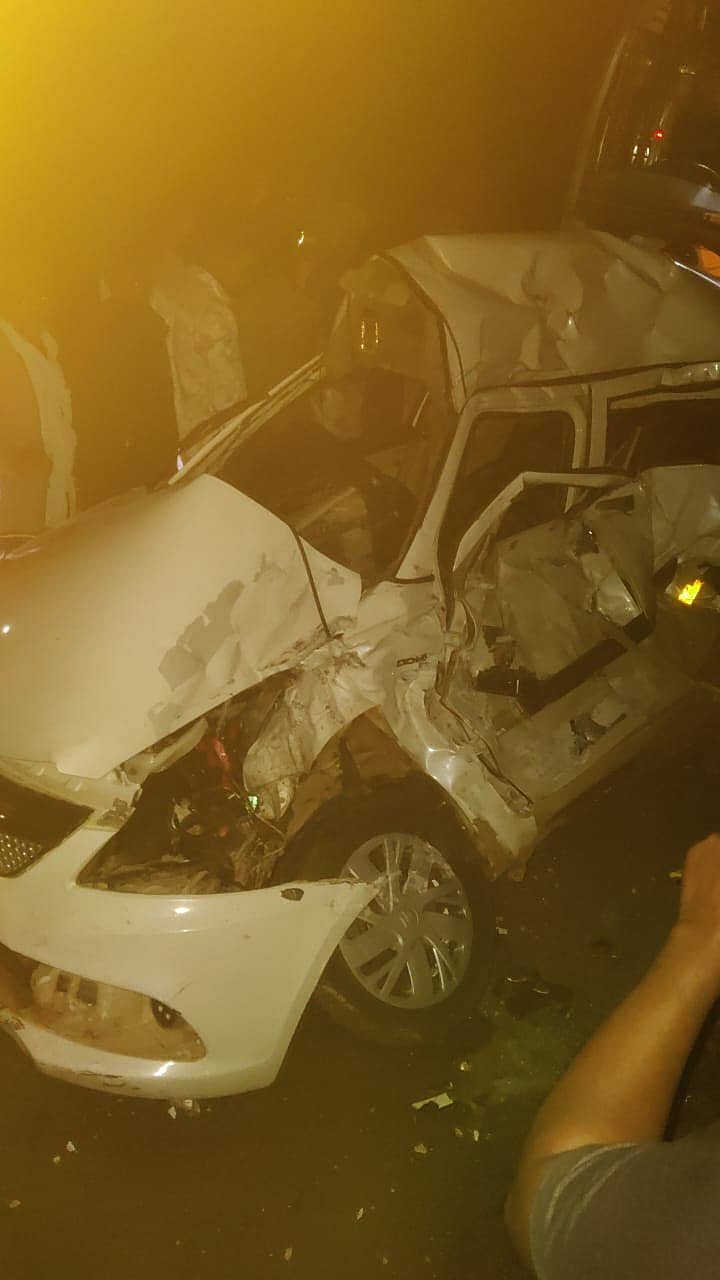 ಅಪಘಾತದಲ್ಲಿ ನಜ್ಜುಗುಜ್ಜಾಗಿರುವ ಕಾರು 