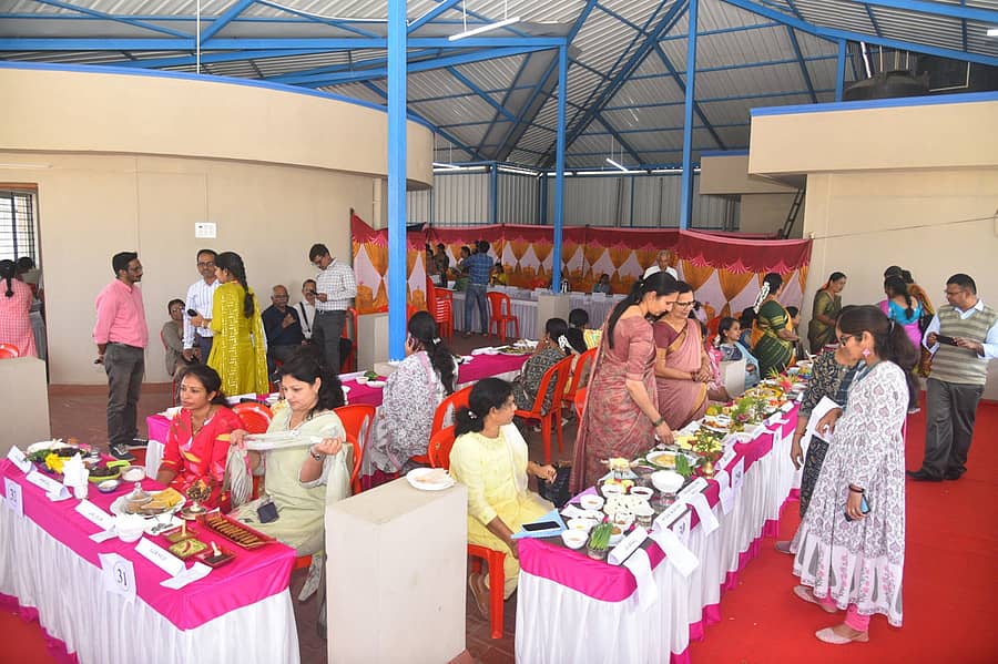 ಪಾಕಸ್ಪರ್ಧೆಯಲ್ಲಿ ಹೆಚ್ಚಿನ ಸಂಖ್ಯೆಯಲ್ಲಿ ಸ್ಪರ್ಧಿಗಳು ಭಾಗವಹಿಸಿದ್ದರು