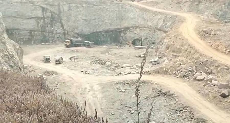 ತಾಲೂಕಿನ ಭತ್ತಲಹಳ್ಳಿ ಗ್ರಾಮದ ಬಳಿ ಇರುವ ಕಲ್ಲು ಗಣಿ 