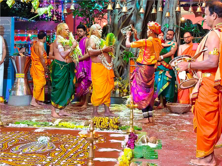 ಬಾರ್ಕೂರು ಬಂಡೀಮಠ ಮಹಾಲಿಂಗೇಶ್ವರ ದೇವಸ್ಥಾನ ಮತ್ತು ಶ್ರೀಕ್ಷೇತ್ರ ನಾಗರಡಿಯಲ್ಲಿ ಮಕರ ಸಂಕ್ರಾಂತಿ ಉತ್ಸವ ಸಂದರ್ಭ ನಾಗಮಂಡಲ ಸೇವೆ ನಡೆಯಿತು