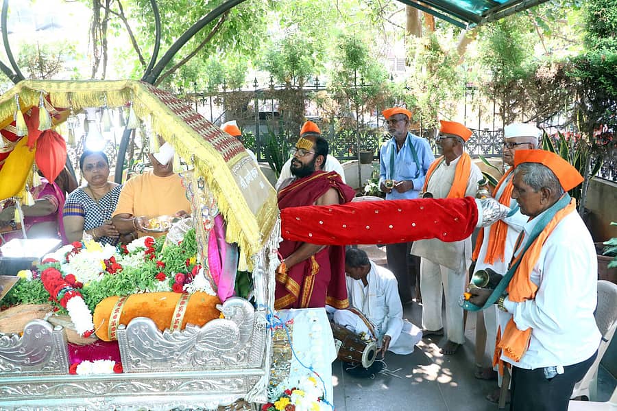 ಗೋಕಾಕ ನಗರಕ್ಕೆ ಆಗಮಿಸಿದ ಅಕ್ಕಲಕೋಟದ ಸ್ವಾಮಿ ಸಮರ್ಥ ಮಹಾರಾಜರ ಪಲ್ಲಕ್ಕಿ