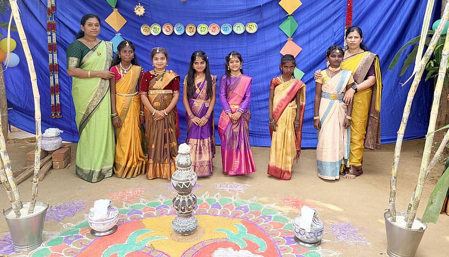 ಬಿಡಿಸಿದ ರಂಗೋಲಿ ಎಲ್ಲರನ್ನು ಆಕರ್ಷಿಸಿತು 