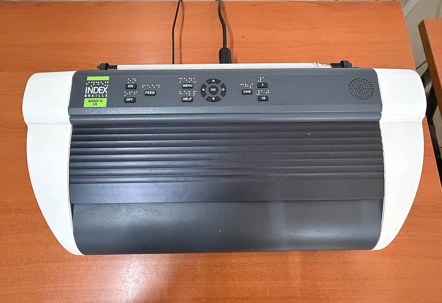 ಕಲಬುರಗಿ ಜಿಲ್ಲೆಯ ಕರ್ನಾಟಕ ಕೇಂದ್ರೀಯ ವಿ.ವಿ.ಯಲ್ಲಿರುವ ಇಂಡೆಕ್ಸ್ ಬ್ರೈಲ್ ಬೇಸಿಕ್ ಡಿ ವಿ5 ಪ್ರಿಂಟರ್