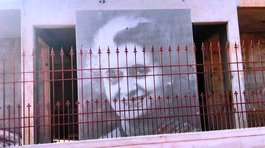 ಯರಗಟ್ಟಿ ಬಸ್‌ ನಿಲ್ದಾಣ ಬಳಿ ಐದು ತಿಂಗಳ ಹಿಂದೆ ನಿರ್ಮಿಸಿದ ಇಂದಿರಾ ಕ್ಯಾಂಟೀನ್‌