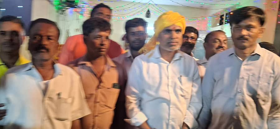 ಬಂಗಾರಪೇಟೆ ನಗರದ ಗಂಗಮ್ಮನಪಾಳ್ಯದಲ್ಲಿ ಶ ಆಯೋಜಿಸಿದ್ದ ಮಾರಿಯಮ್ಮ ದೇವಾಲಯದಲ್ಲಿ ಮಕರ ಸಂಕ್ರಾಂತಿಯ ಹಬ್ಬದಲ್ಲಿ ಮಾಜಿ ಸಂಸದ ಮುನಿಸ್ವಾಮಿ ಪಾಲ್ಗೊಂಡು