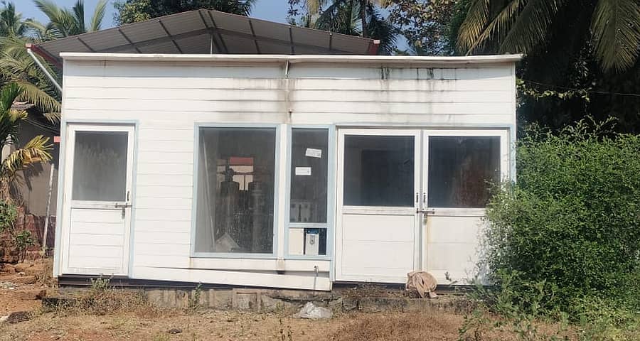 ಕಾರವಾರ ತಾಲ್ಲೂಕಿನ ಮಾಜಾಳಿ ಗ್ರಾಮದಲ್ಲಿನ ಶುದ್ಧ ಕುಡಿಯುವ ನೀರಿನ ಘಟಕ ನಿರ್ವಹಣೆಯಿಲ್ಲದೆ ಹಾಳಾಗಿದೆ.