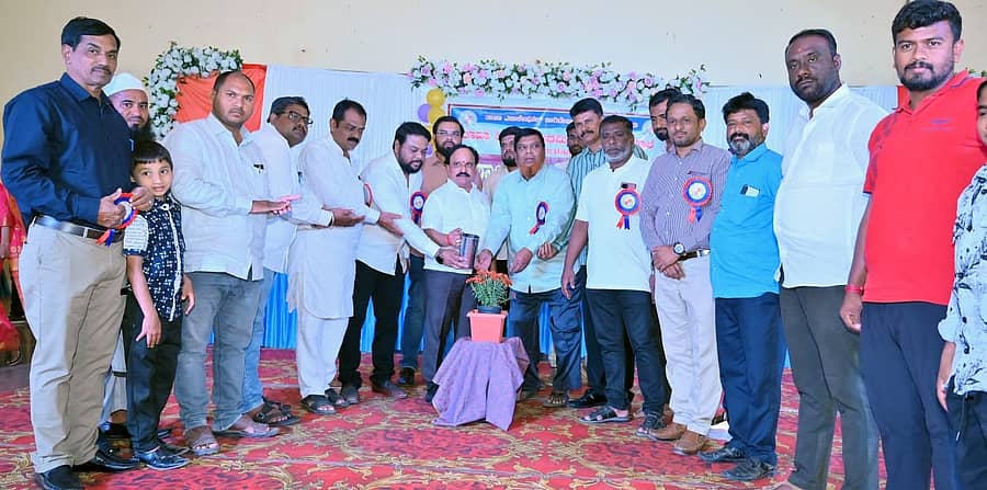 ಹಿರಿಯೂರಿನಲ್ಲಿ ಶನಿವಾರ ನಡೆದ ಶಾಲಾ ವಾರ್ಷಿಕೋತ್ಸವ ಸಮಾರಂಭವನ್ನು ಸಚಿವ ಡಿ. ಸುಧಾಕರ್ ಉದ್ಘಾಟಿಸಿದರು