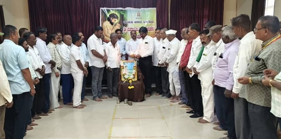 ಹುನಗುಂದ ತಾಲ್ಲೂಕು ಆಡಳಿತದ ವತಿಯಿಂದ ನಡೆದ ಮಹಾಯೋಗಿ ವೇಮನರ ಜಯಂತಿ ಆಚರಿಸಲಾಯಿತು