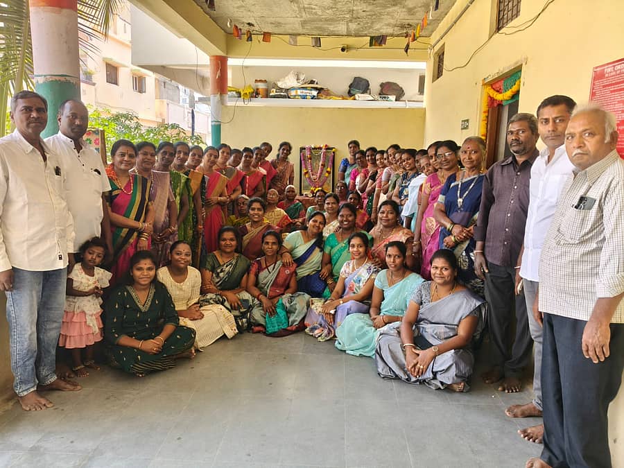 ಸೈದಾಪುರ ಪಟ್ಟಣದ ವಾಸವಿ ವಿದ್ಯಾಸಂಸ್ಥೆ ಆವರಣದಲ್ಲಿ ಆರ್ಯ ವೈಶ್ಯ ಸಮಾಜದಿಂದ ವಿಶೇಷ ಪೂಜಾ ನೆರವೇರಿಸಲಾಯಿತು