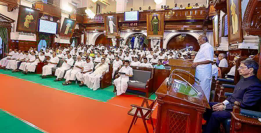 <div class="paragraphs"><p>ತಮಿಳುನಾಡಿನ ವಿಧಾನಸಭೆಯಲ್ಲಿ ಆರ್‌.ಎನ್‌.ರವಿ<br></p></div>