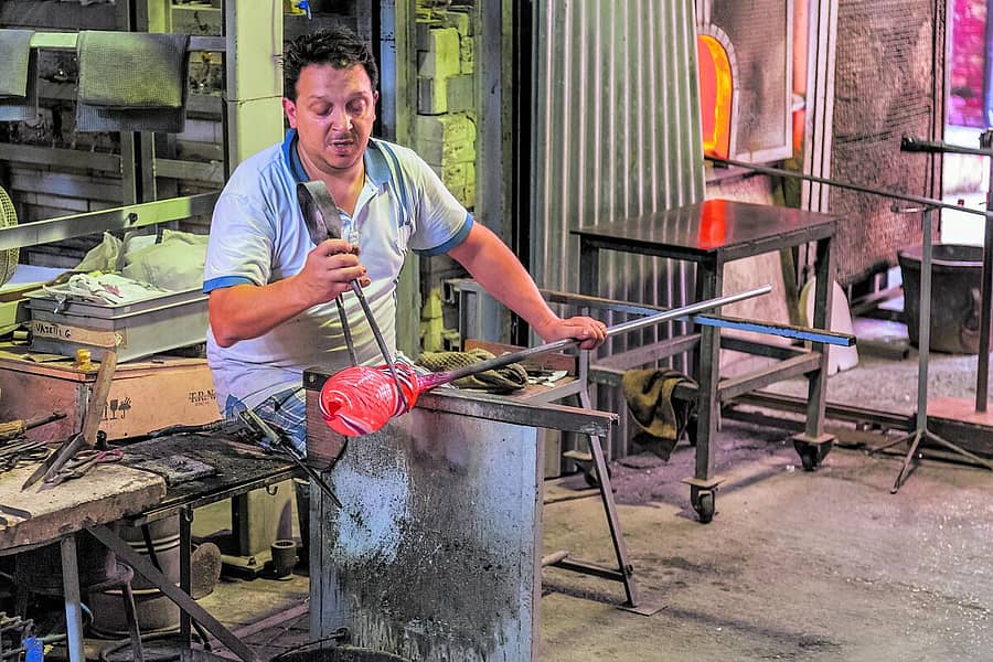 <div class="paragraphs"><p>History of Glass: ಗಾಜು ನಡೆದು ಬಂದ ದಾರಿ!</p></div>