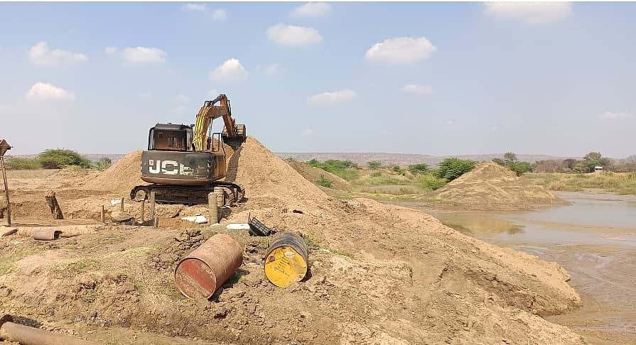 ಕುರುವಿನಕೊಪ್ಪ ಗ್ರಾಮದಲ್ಲಿ ಮರಳು ಗಣಿಗಾರಿಕೆ