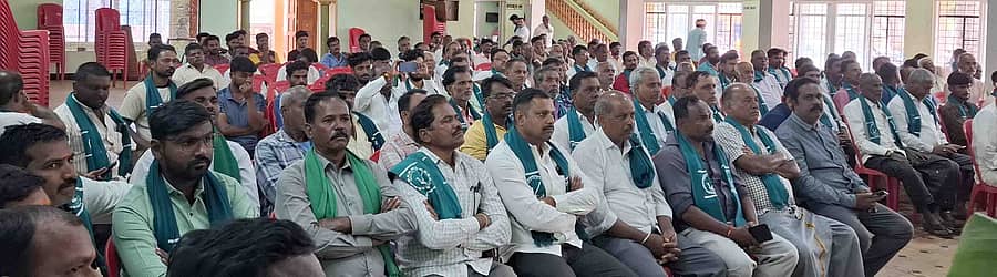 ಭೀಮಸಮುದ್ರದ ತರಳಬಾಳು ಕಲ್ಯಾಣ ಮಂಟಪದಲ್ಲಿ ಗುರುವಾರ ಆಯೋಜಿಸಿದ್ದ ಜಾಗೃತಿ ಕಾರ್ಯಾಗಾರದಲ್ಲಿ ವಿವಿಧ ಸಂಘಟನೆಗಳ ಪದಾಧಿಕಾರಿಗಳು ಭಾಗವಹಿಸಿದ್ದರು 