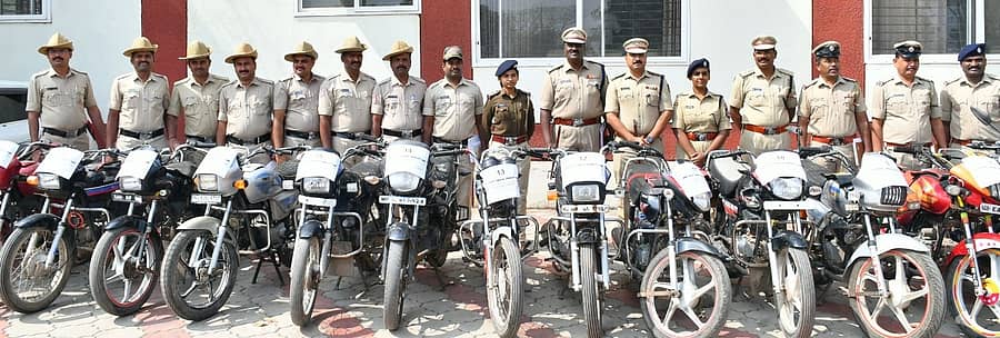 ವಿಜಯಪುರ ಜಿಲ್ಲಾ ಪೊಲೀಸರು ಆರೋಪಿಗಳಿಂದ ವಶಪಡಿಸಿಕೊಂಡ ಬೈಕುಗಳು