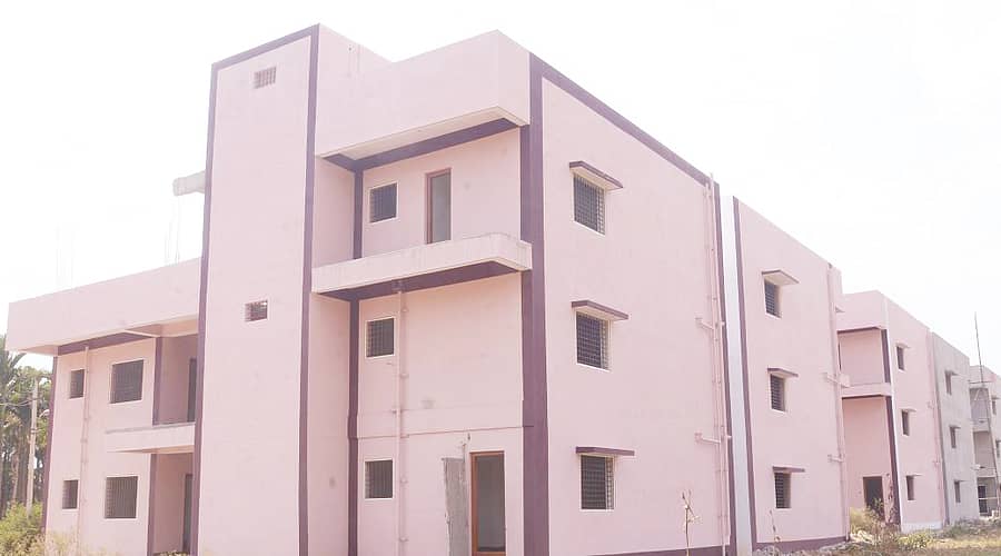 ತುಮಕೂರು ಹೊರ ವಲಯದ ದಿಬ್ಬೂರು ಬಳಿ ನಿರ್ಮಿಸಿರುವ ಪೌರ ಕಾರ್ಮಿಕರ ಮನೆಗಳು