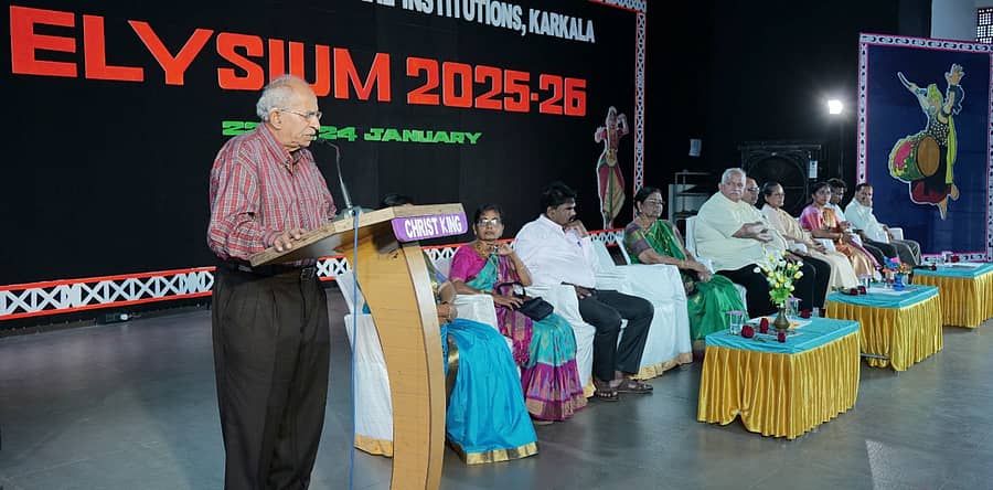 ಕಾರ್ಕಳ ಗಾಂಧಿ ಮೈದಾನ ಸಮೀಪದ ಕ್ರೈಸ್ಟ್ ಕಿಂಗ್ ಆಂಗ್ಲಮಾಧ್ಯಮ ಪ್ರೌಢ ಶಾಲಾ ವಿಭಾಗದ ವಾರ್ಷಿಕೋತ್ಸವ ಗುರುವಾರ ನಡೆಯಿತು.