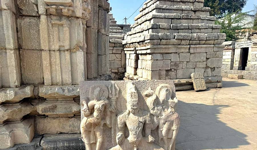 ಹುಣಸಗಿ ತಾಲ್ಲೂಕಿನ ಮುದನೂರು ಗ್ರಾಮದ ದೇವರ ದಾಸಿಮಯ್ಯ ದೇವಸ್ಥಾನ