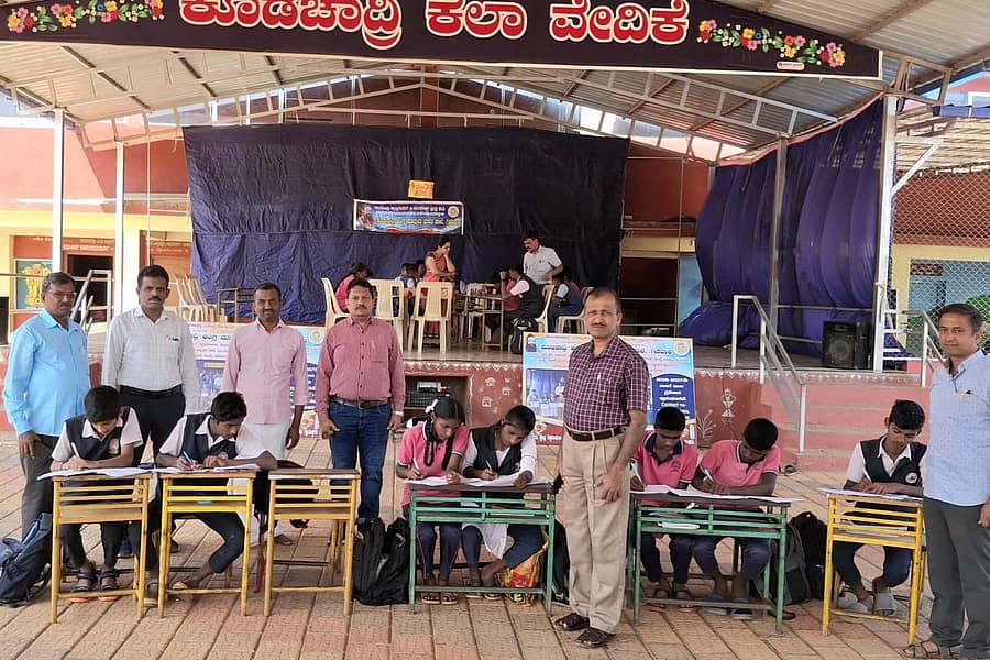 ಸಾಗರ ತಾಲ್ಲೂಕಿನ ಗಿಣಿವಾರ ಗ್ರಾಮದಲ್ಲಿ ಈಚೆಗೆ ಶಿಕ್ಷಣ ಇಲಾಖೆ ವತಿಯಿಂದ ಎಸ್‌ಎಸ್‌ಎಲ್‌ಸಿ ವಿದ್ಯಾರ್ಥಿಗಳಿಗೆ ಕಲಿಕಾ ಬಲವರ್ಧನ ತರಬೇತಿ ಕಾರ್ಯಾಗಾರ ನಡೆಯಿತು