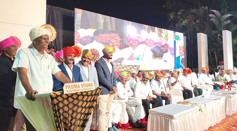 ಬೆಳಗಾವಿಯಲ್ಲಿ ಶನಿವಾರ ನಡೆದ ರಾಜ್ಯ ವಿದ್ಯುತ್‌ ಗುತ್ತಿಗೆದಾರರ ಸಂಘದ ಪದಾಧಿಕಾರಿಗಳ ಪದಗ್ರಹಣ ಹಾಗೂ ಪ್ರತಿಭಾ ಪುರಸ್ಕಾರ ಸಮಾರಂಭದಲ್ಲಿ ಸಚಿವ ಸತೀಶ ಜಾರಕಿಹೊಳಿ ಮಾತನಾಡಿದರು