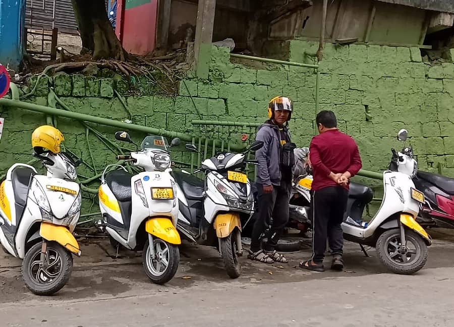 ಮಿಜೋರಾಂನಲ್ಲಿ ಅಧಿಕೃತವಾಗಿ ವಾಣಿಜ್ಯ ಸಂಚಾರ ಮಾಡುವ ಬೈಕ್‌ಟ್ಯಾಕ್ಸಿಗಳು (ಹಳದಿ ಸಂಖ್ಯಾಫಲಕ)
