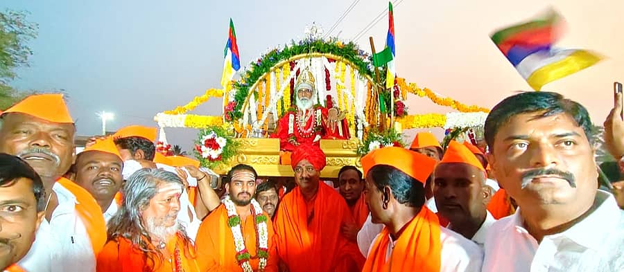 ಯಡ್ರಾಮಿ ತಾಲ್ಲೂಕಿನ ಮಾಗಣಗೇರಾ ಗ್ರಾಮದಲ್ಲಿ ಅಡ್ಡಪಲ್ಲಕ್ಕಿ ಮಹೋತ್ಸವ ಸಂಭ್ರಮದಿಂದ ಜರುಗಿತು