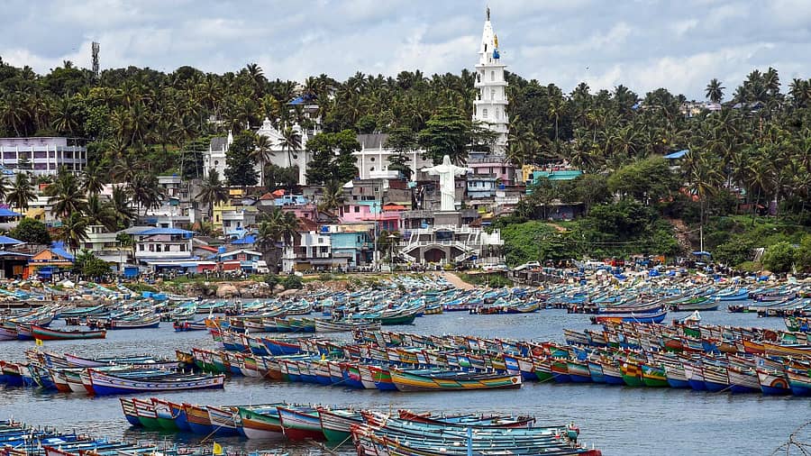 <div class="paragraphs"><p>ವಿಝಿಂಜಂ ಬಂದರು</p></div>