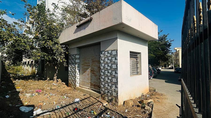 ಚಿತ್ರದುರ್ಗದ ಪೊಲೀಸ್‌ ಕ್ವಾರ್ಟರ್ಸ್‌ ಬಡಾವಣೆಯಲ್ಲಿ ಶಾಶ್ವತವಾಗಿ ಬಂದ್‌ ಆಗಿರುವ ಶುದ್ಧ ನೀರಿನ ಘಟಕ