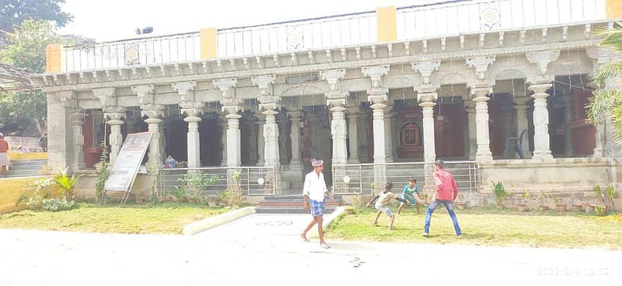 ಗಬ್ಬೂರು ಬೂದಿಬಸವೇಶ್ವರ ಮಠದ ಹೊರನೋಟ