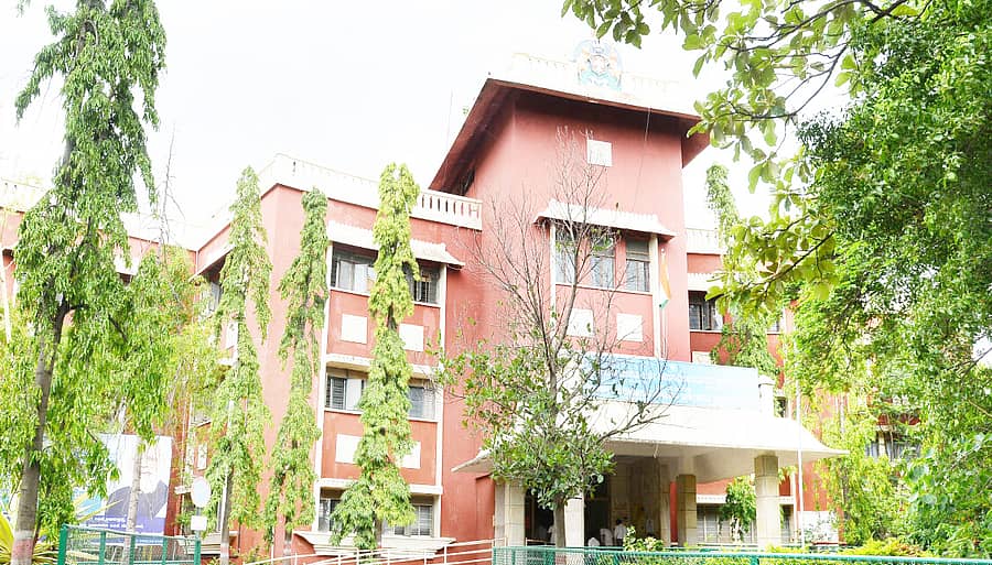 ತುಮಕೂರು ಜಿಲ್ಲಾಧಿಕಾರಿ ಕಚೇರಿ