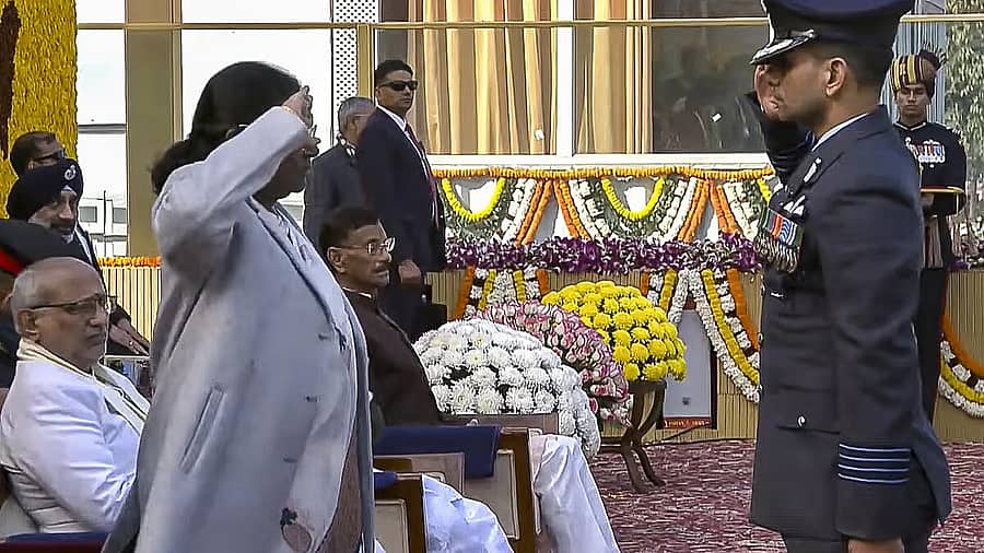 <div class="paragraphs"><p>ರಾಷ್ಟ್ರಪತಿ ದ್ರೌಪದಿ ಹಾಗೂ ಶುಭಾಂಶು ಶುಕ್ಲಾ</p></div>