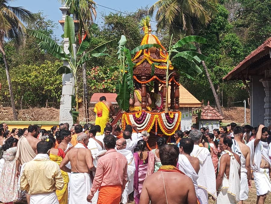 ಭಟ್ಕಳ ಕಿತ್ರೆ ದೇವಿಮನೆ ರಥೋತ್ಸವ ವಿಜೃಂಭಣೆಯಿಂದ ನಡೆಯಿತು
