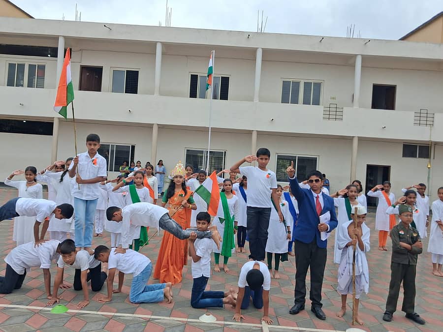 ಕುಶಾಲನಗರ ಸಮೀಪದ ಅತ್ತೂರು ಜ್ಞಾನಗಂಗಾ ವಸತಿ ಶಾಲೆಯಲ್ಲಿ ಗಣರಾಜ್ಯೋತ್ಸವದ ಅಂಗವಾಗಿ ವಿದ್ಯಾರ್ಥಿಗಳು ಸಾಂಸ್ಕೃತಿಕ ಕಾರ್ಯಕ್ರಮ ನಡೆಸಿಕೊಟ್ಟರು