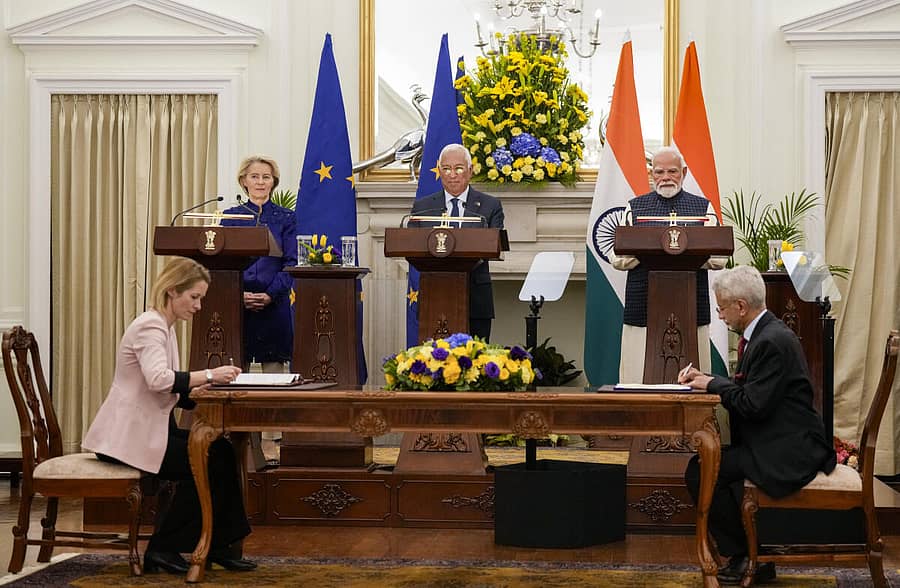 <div class="paragraphs"><p>ಮುಕ್ತ ವ್ಯಾಪಾರ ಒಪ್ಪಂದ</p></div>