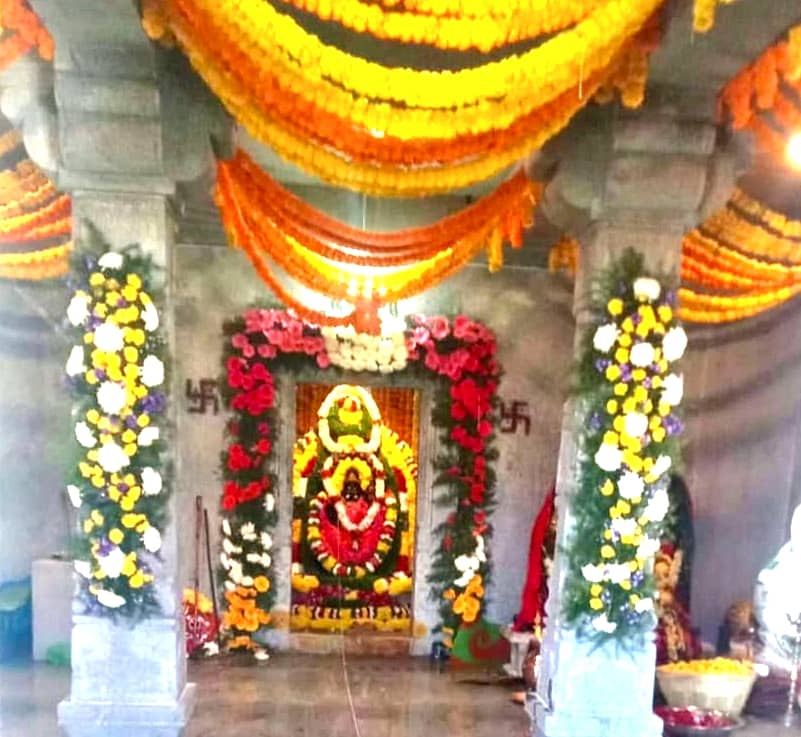 ಹೊಳೆನರಸೀಪುರ ತಾಲ್ಲೂಕಿನ ತಾತನಹಳ್ಳಿಯಲ್ಲಿ ಕದರಿ ಲಕ್ಷ್ಮೀನರಸಿಂಹಸ್ವಾಮಿ ದೇವಸ್ಥಾನದ ಪ್ರತಿಷ್ಠಾಪನಾ ಪೂಜಾ ಮಹೋತ್ಸವ ವೈಭವದಿಂದ ನಡೆಯಿತು.