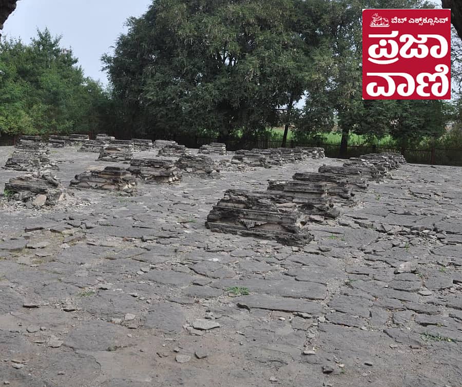 <div class="paragraphs"><p>‘ಸಾಠ್‌ ಕಬರ್‌’ ಸ್ಮಾರಕ</p></div>