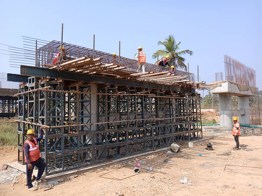 ಶ್ರೀರಂಗಪಟ್ಟಣ ತಾಲ್ಲೂಕಿನ ಬೆಳಗೊಳ ಸಮೀಪ ಸೇತುವೆ ನಿರ್ಮಾಣ ಕಾಮಗಾರಿ ಭರದಿಂದ ಸಾಗಿದೆ –ಪ್ರಜಾವಾಣಿ ಚಿತ್ರ