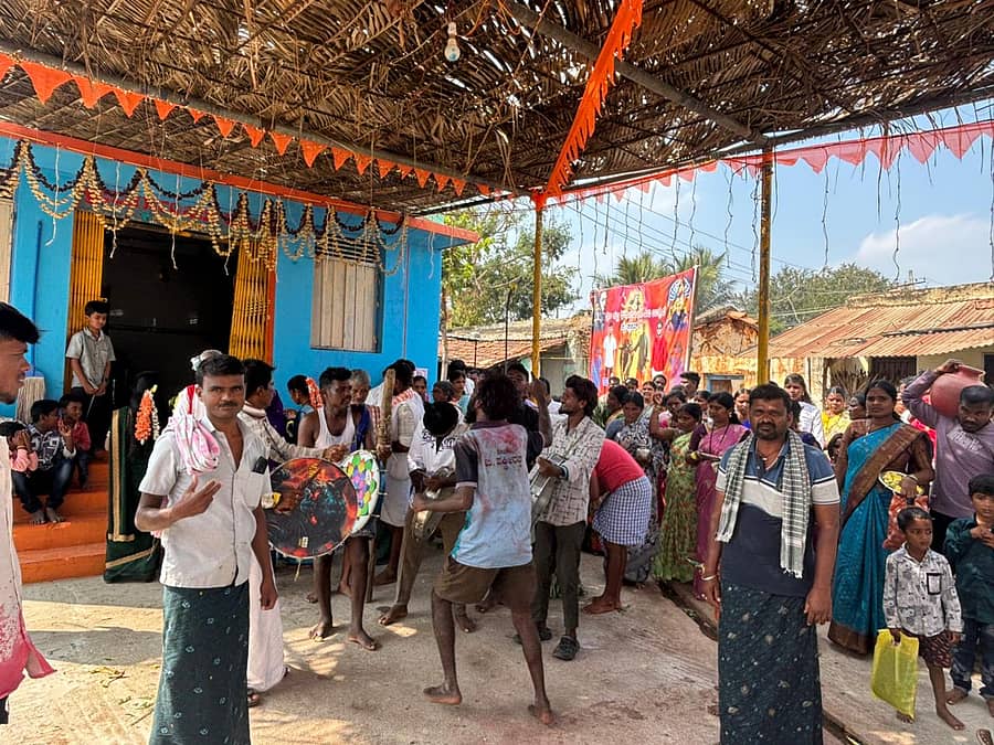 ಹರಪನಹಳ್ಳಿ ತಾಲ್ಲೂಕು ಚಿಕ್ಕ ಕಬ್ಬಳ್ಳಿಯಲ್ಲಿ ದುರುಗಮ್ಮದೇವಿ ಜಾತ್ರೆ ಸಡಗರ, ಸಂಭ್ರಮದಿಂದ ಜರುಗಿತು.