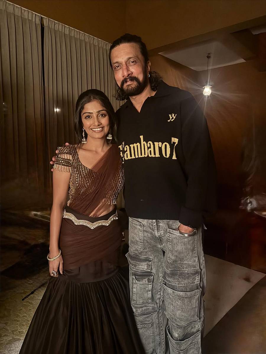 <div class="paragraphs"><p>ನಟ ಕಿಚ್ಚ ಸುದೀಪ್‌ ಜೊತೆ&nbsp;ಕಾವ್ಯ ಶೈವ</p></div>