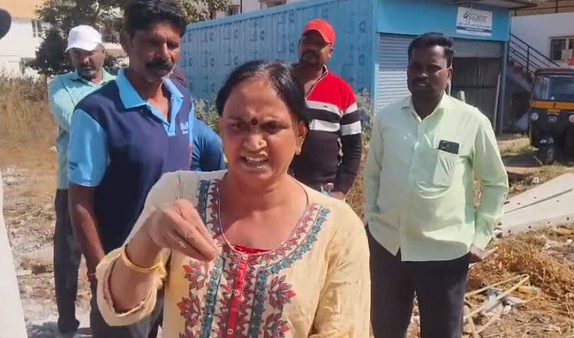 <div class="paragraphs"><p>ನಟ ಯಶ್‌ ತಾಯಿ ವಾಗ್ವಾದ ಸಂದರ್ಭ</p></div>