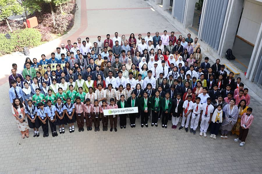 ವಿಪ್ರೊ ಕಂಪನಿ 15ನೇ ಆವೃತ್ತಿಯ ವಿಪ್ರೊ ಅರ್ಥಿಯನ್‌ ಸ್ಪರ್ಧೆಯಲ್ಲಿ ಭಾಗವಹಿಸಿದ್ದ ಶಾಲಾ ತಂಡಗಳು. 