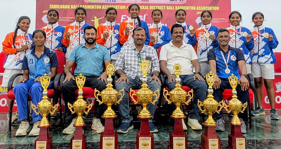 ಚಾಂಪಿಯನ್ ಆದ ಕರ್ನಾಟಕ ಮಹಿಳೆಯರ ತಂಡ. ಕುಳಿತವರು (ಎಡದಿಂದ): ತನುಶ್ರೀ, ಕೌಶಲ್ ರಾಮ್ (ವ್ಯವಸ್ಥಾಪಕ), ಪ್ರವೀಣ್ ಕುಮಾರ್ (ರಾಜ್ಯ ಸಂಸ್ಥೆಯ ಕಾರ್ಯದರ್ಶಿ), ಬಾಬುರೆಡ್ಡಿ ಹಾಗೂ ಸುದರ್ಶನ್ (ಕೋಚ್‌). ನಿಂತವರು: ಪ್ರೇಮಾ, ದುರ್ಗಾ, ವೇದ, ಶುಭಶ್ರೀ, ಗೀತಾ, ಹರ್ಷಿತಾ, ಸ್ಮಿತಾ, ಕವಿತಾ, ಸಾವಿತ್ರಿ, ಲಾಂಛನ