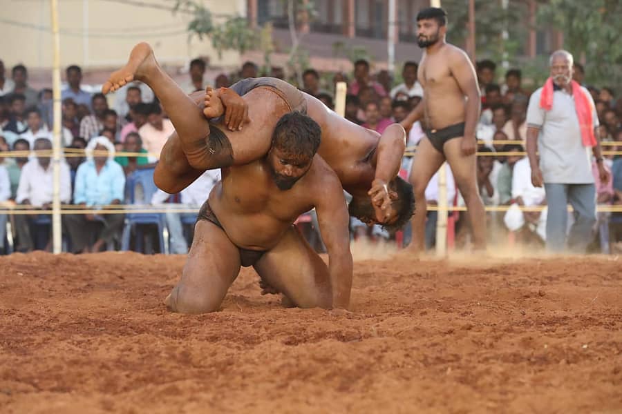 ಸಾಗರದ ಮಾರಿಕಾಂಬಾ ಜಾತ್ರೆ ವೇಳೆ ನಡೆಯುವ ಕುಸ್ತಿ ಪಂದ್ಯಾವಳಿಯ ಒಂದು ನೋಟ.