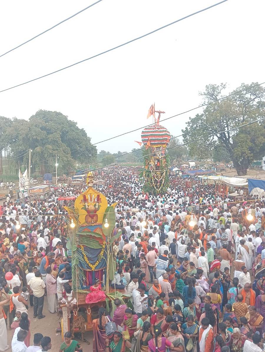 ಸಿಂಧನೂರು ತಾಲ್ಲೂಕಿನ ರೌಡಕುಂದ ಗ್ರಾಮದ ಲಕ್ಷ್ಮಿ ಬಂಡೆ ರಂಗನಾಥ ದೇವಸ್ಥಾನದ ಮಹಾ ರಥೋತ್ಸವವು ಭಾನುವಾರ ಅದ್ದೂರಿಯಾಗಿ ಜರುಗಿತು