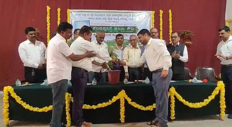 ಹಾಸನದ ಕನ್ನಡ ಸಾಹಿತ್ಯ ಪರಿಷತ್ ಭವನದಲ್ಲಿ ಭಾನುವಾರ ನಡೆದ ಕೃತಿ ಬಿಡುಗಡೆ ಕಾರ್ಯಕ್ರಮವನ್ನು ಎಚ್‌.ಎಲ್‌. ಮಲ್ಲೇಶಗೌಡ ಉದ್ಘಾಟಿಸಿದರು