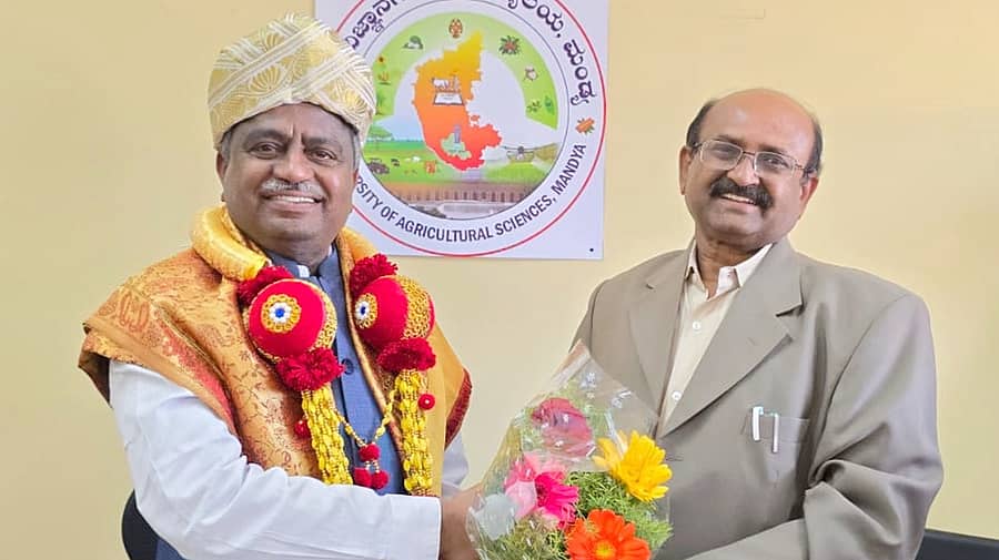 <div class="paragraphs"><p>ಮಂಡ್ಯ ಕೃಷಿ ವಿವಿಯ ನೂತನ ಕುಲಪತಿಯಾಗಿ ಕೆ.ಸಿ. ನಾರಾಯಣಸ್ವಾಮಿ ಅಧಿಕಾರ ಸ್ವೀಕಾರ</p></div>