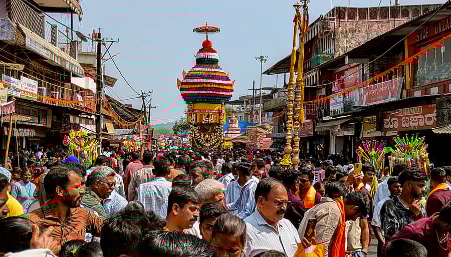 ಸಕಲೇಶಪುರದಲ್ಲಿ ಸೋಮವಾರ ಸಕಲೇಶ್ವರಸ್ವಾಮಿ ರಥೋತ್ಸವ ವಿಜೃಂಭಣೆಯಿಂದ ನಡೆಯಿತು