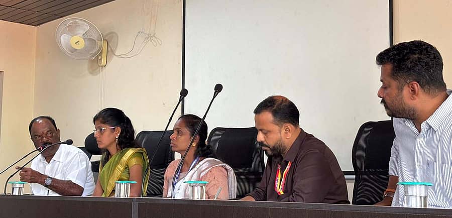 ಕಾಪು ಪುರಸಭೆಯ ಸಾಮಾನ್ಯ ಸಭೆಯಲ್ಲಿ ಶಾಸಕ ಗುರ್ಮೆ ಸುರೇಶ್ ಶೆಟ್ಟಿ ಮಾತನಾಡಿದರು